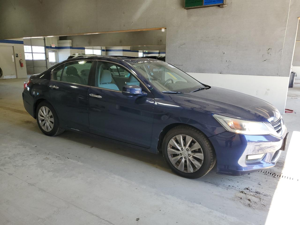 2015 Honda Accord VIN 1HGCR2F74FA105776 Copart auction photo, water/flood / top/roof damage thumbnail 4