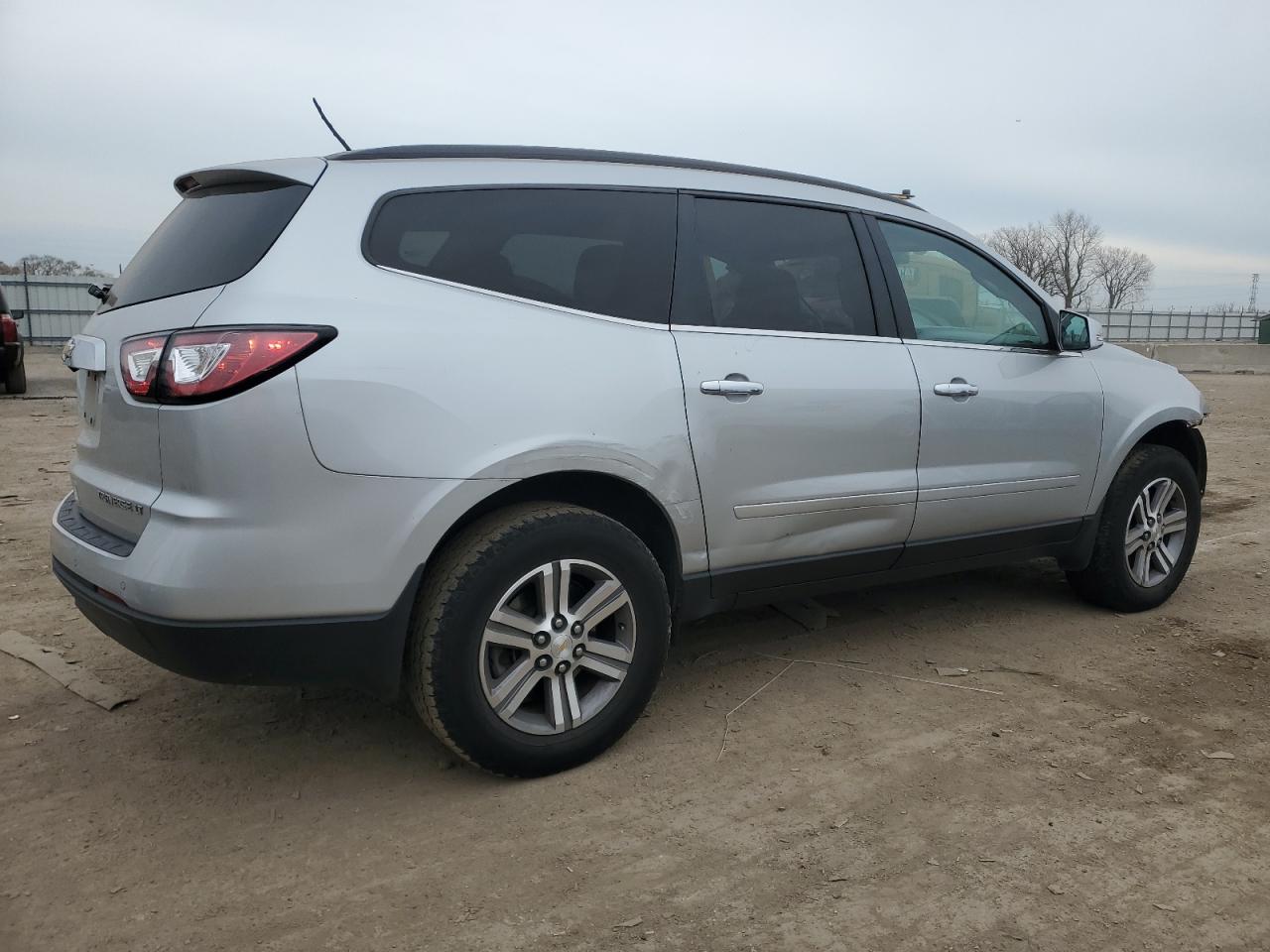 2015 Chevrolet Traverse VIN 1GNKRGKD9FJ332908 Copart auction photo, front end / minor dent/scratches damage thumbnail 3