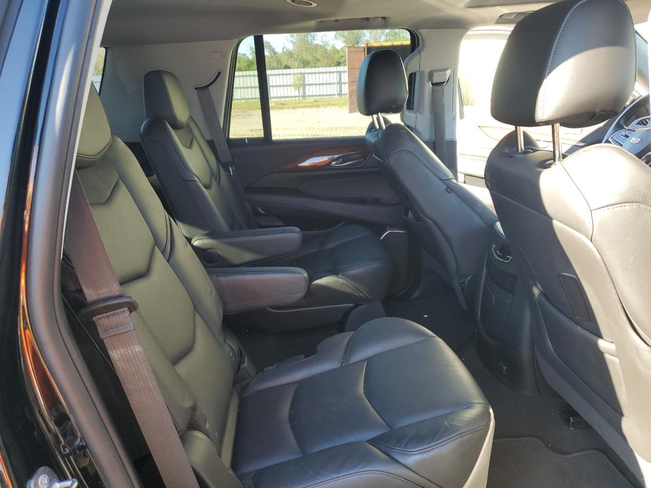 2019 Cadillac Escalade VIN 1GYS3BKJ1KR268050 Copart auction photo, front end / side damage thumbnail 11