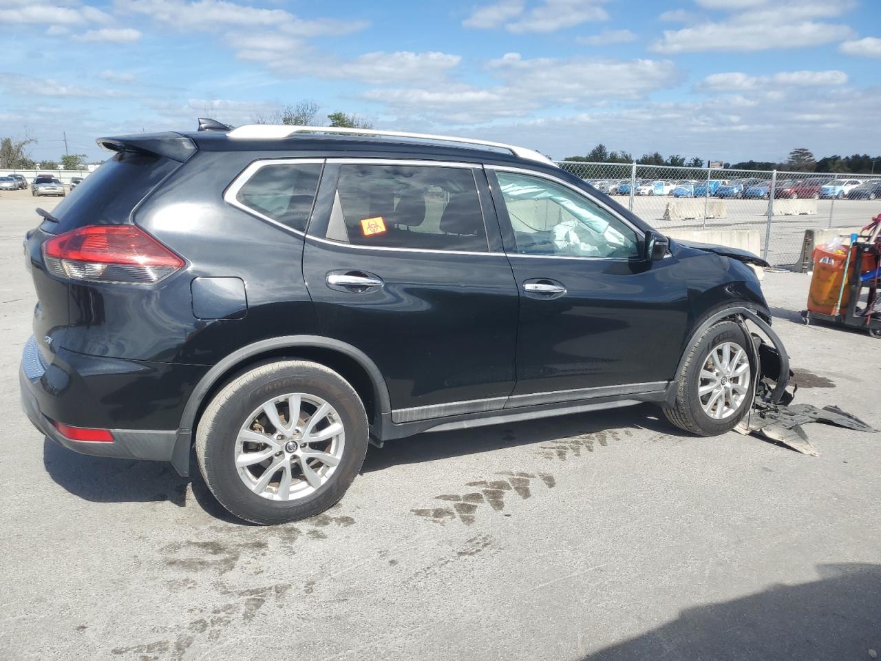 2018 Nissan Rogue VIN KNMAT2MT1JP589757 Copart auction photo, front end damage thumbnail 3