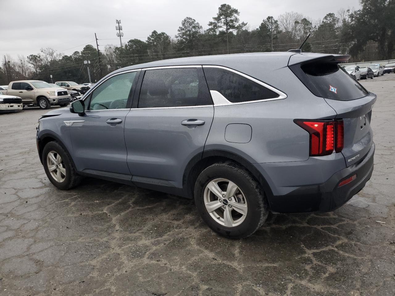 2023 KIA Sorento VIN 5XYRG4LC4PG245386 Copart auction photo, front end damage thumbnail 2