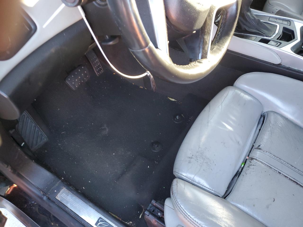 2015 Cadillac SRX VIN 3GYFNEE3XFS559871 Copart auction photo, burn damage thumbnail 9