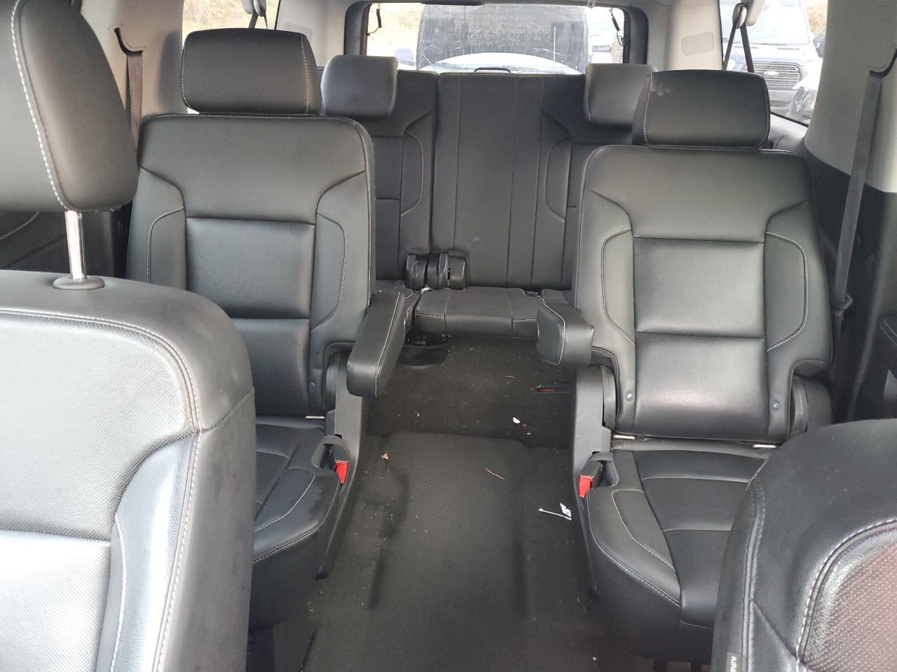 2018 Chevrolet Suburban VIN 1GNSKJKC3JR152875 Copart auction photo, front end / side damage thumbnail 10