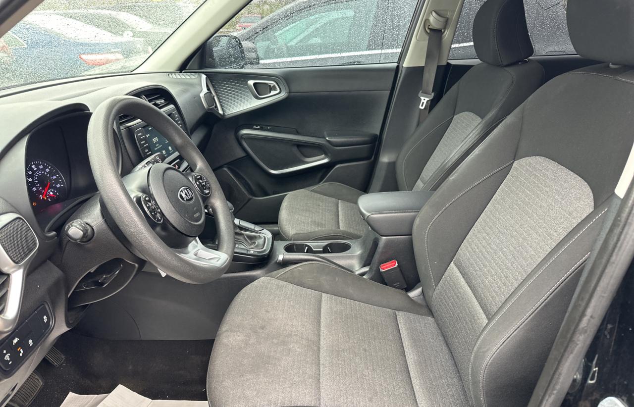 2021 KIA Soul VIN KNDJ23AU8M7146256 Copart auction photo, minor dent/scratches / normal wear damage thumbnail 5