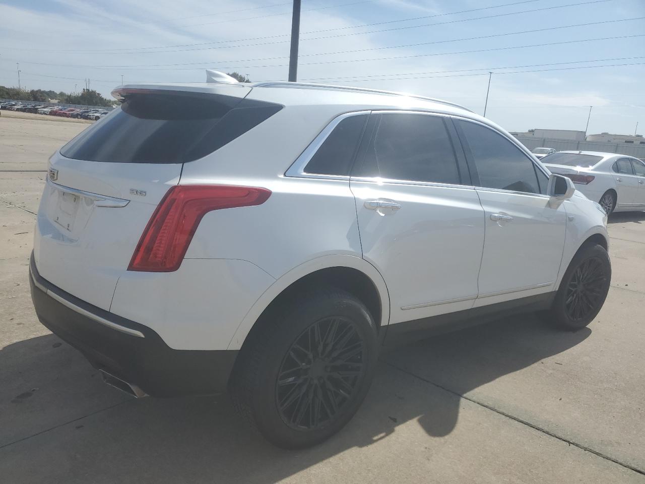 2018 Cadillac XT5 VIN 1GYKNCRS3JZ171896 Copart auction photo, hail / minor dent/scratches damage thumbnail 3