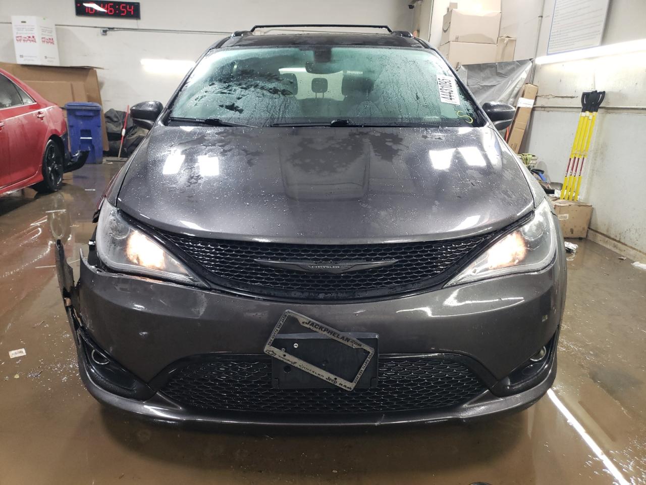 2019 Chrysler Pacifica VIN 2C4RC1BG6KR532327 Copart auction photo, front end / side damage thumbnail 5