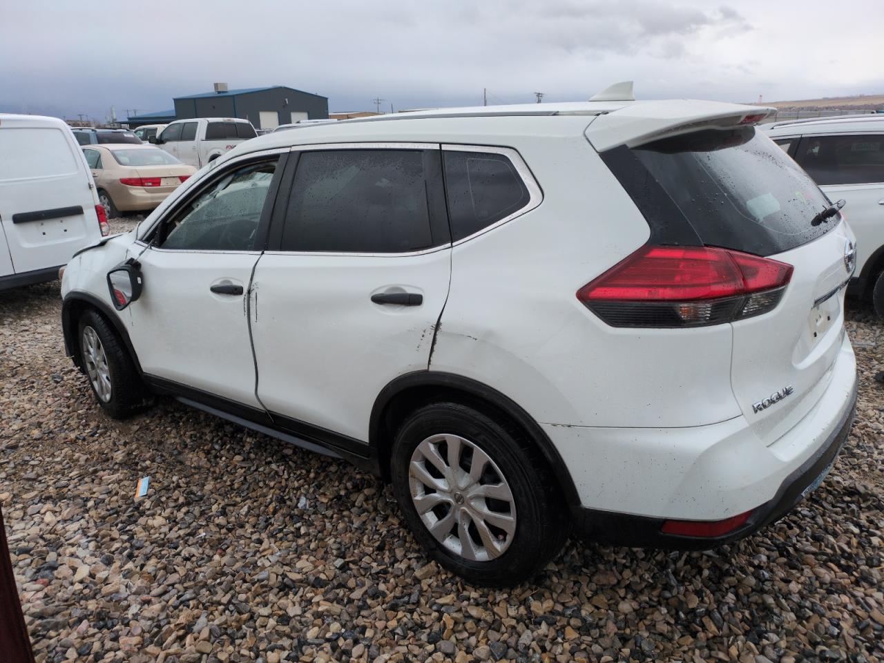 2017 Nissan Rogue VIN KNMAT2MT9HP544611 Copart auction photo, front end / side damage thumbnail 2
