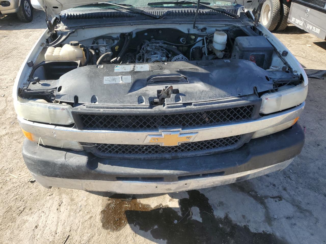 2002 Chevrolet Silverado VIN 1GCHC29UX2E206931 Copart auction photo, side damage thumbnail 11