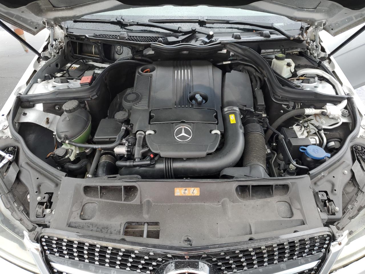 2013 Mercedes-Benz C-klasse VIN WDDGJ4HB1DG030541 Copart auction photo, mechanical / minor dent/scratches damage thumbnail 11