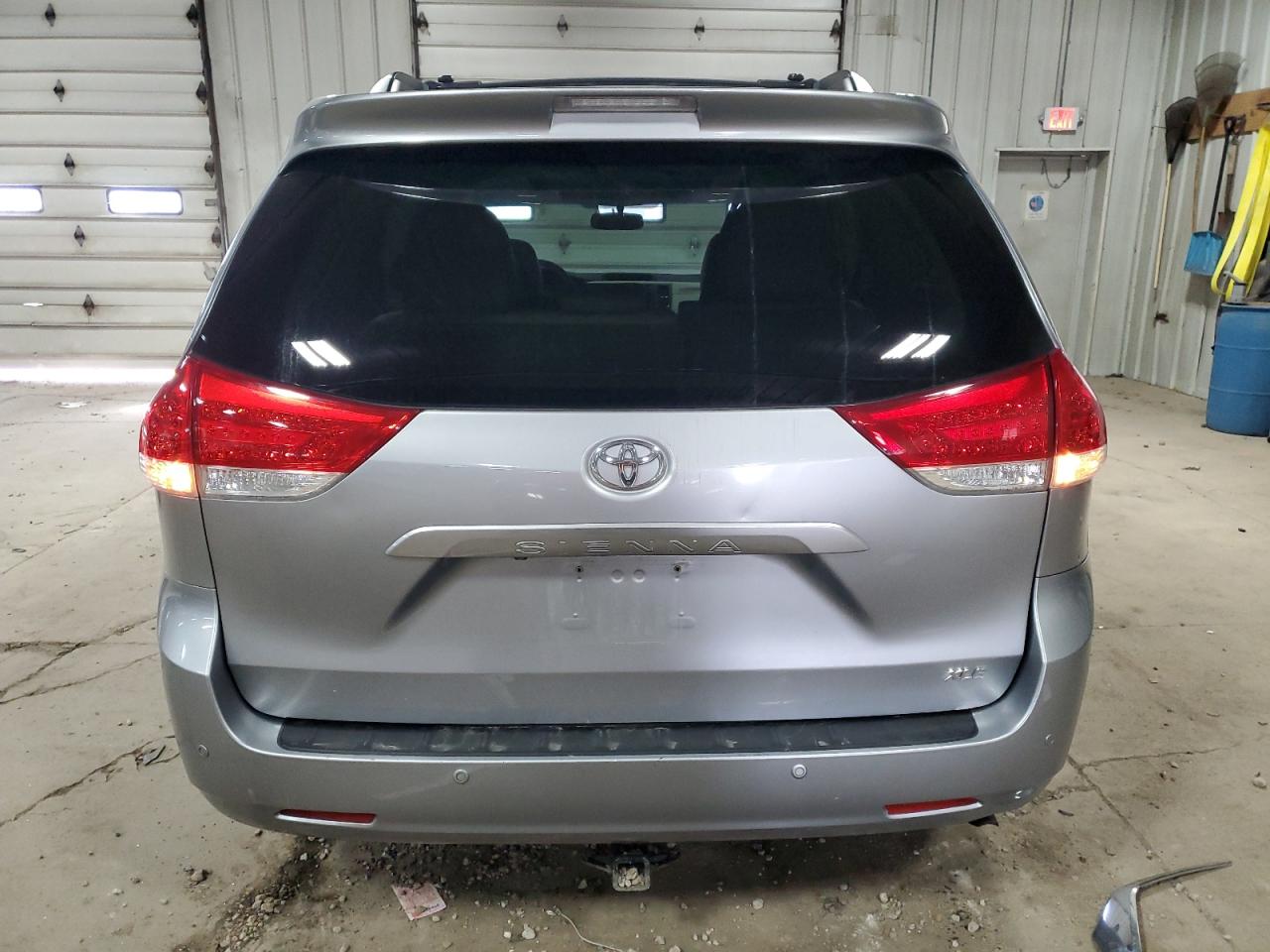 2013 Toyota Sienna VIN 5TDYK3DC1DS338173 Copart auction photo, frame damage damage thumbnail 6