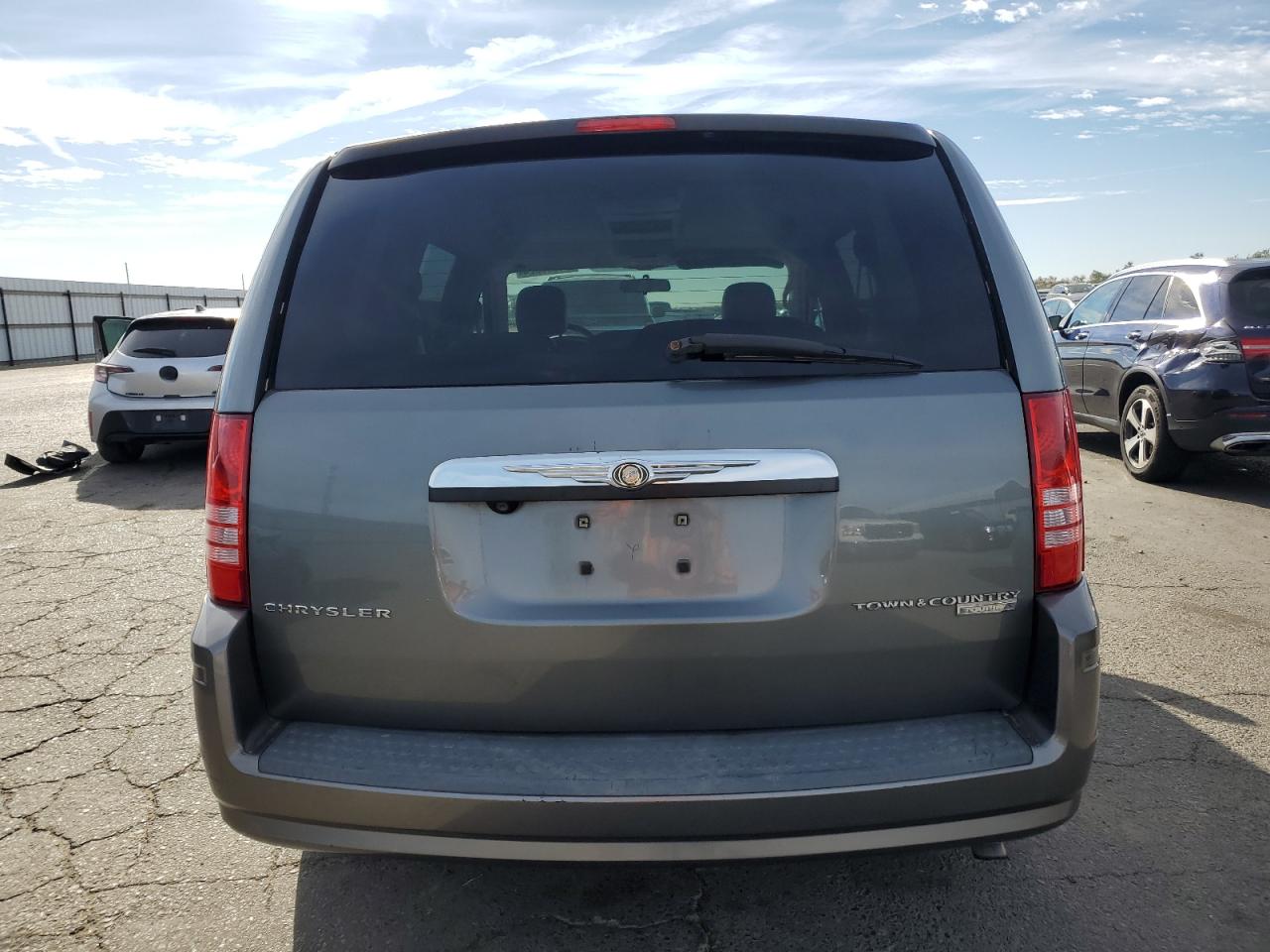 2009 Chrysler Town & Country VIN 2A8HR54119R641615 Copart auction photo, minor dent/scratches damage thumbnail 6