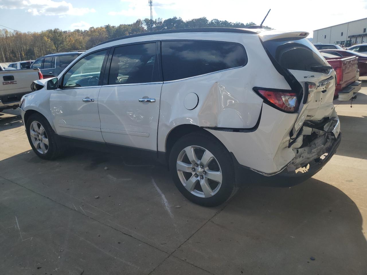 2017 Chevrolet Traverse VIN 1GNKRGKDXHJ102054 Copart auction photo, rear end / front end damage thumbnail 2
