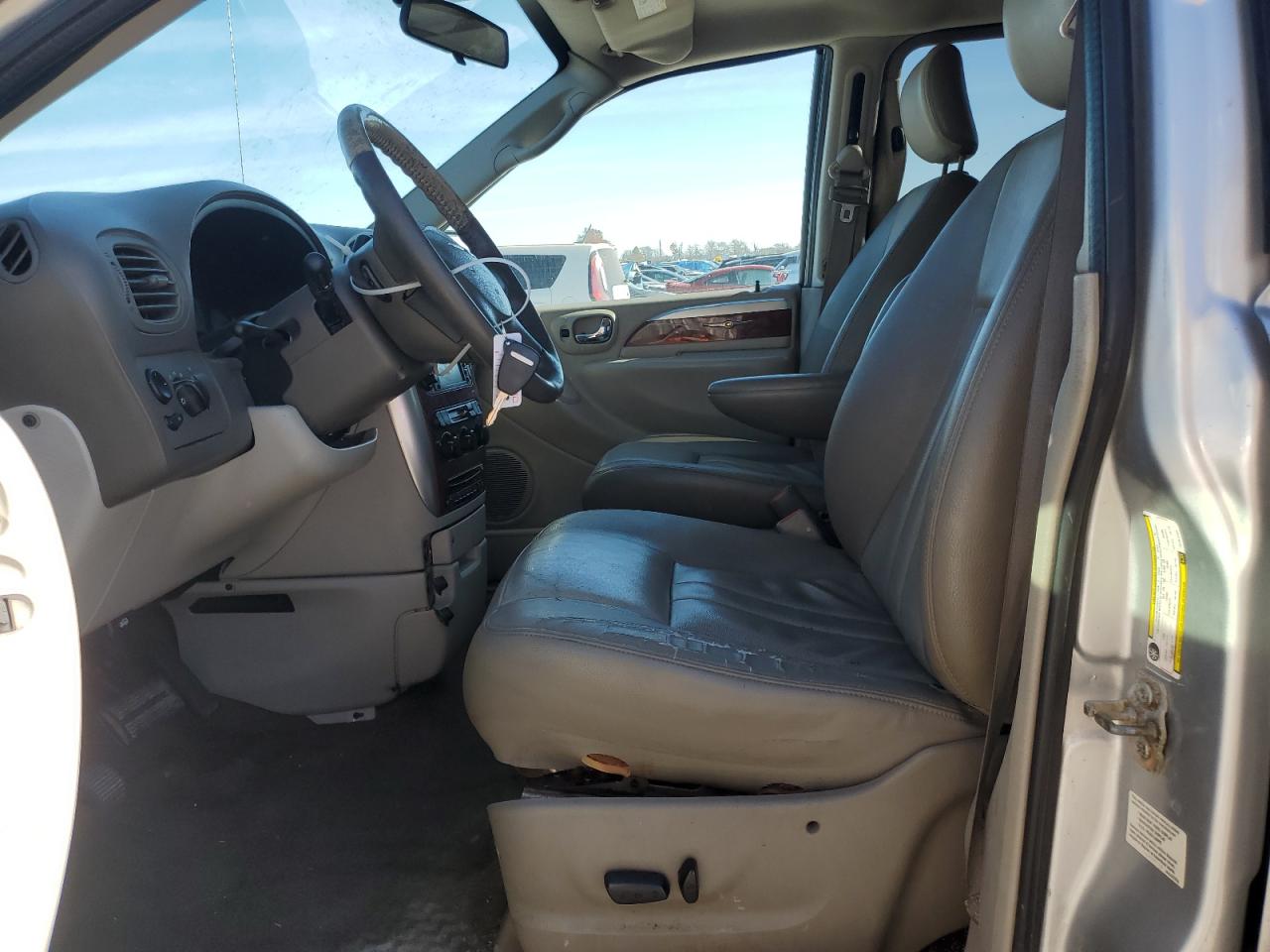 2007 Chrysler Town & Country VIN 2A4GP54L77R151293 Copart auction photo, rear end damage thumbnail 7
