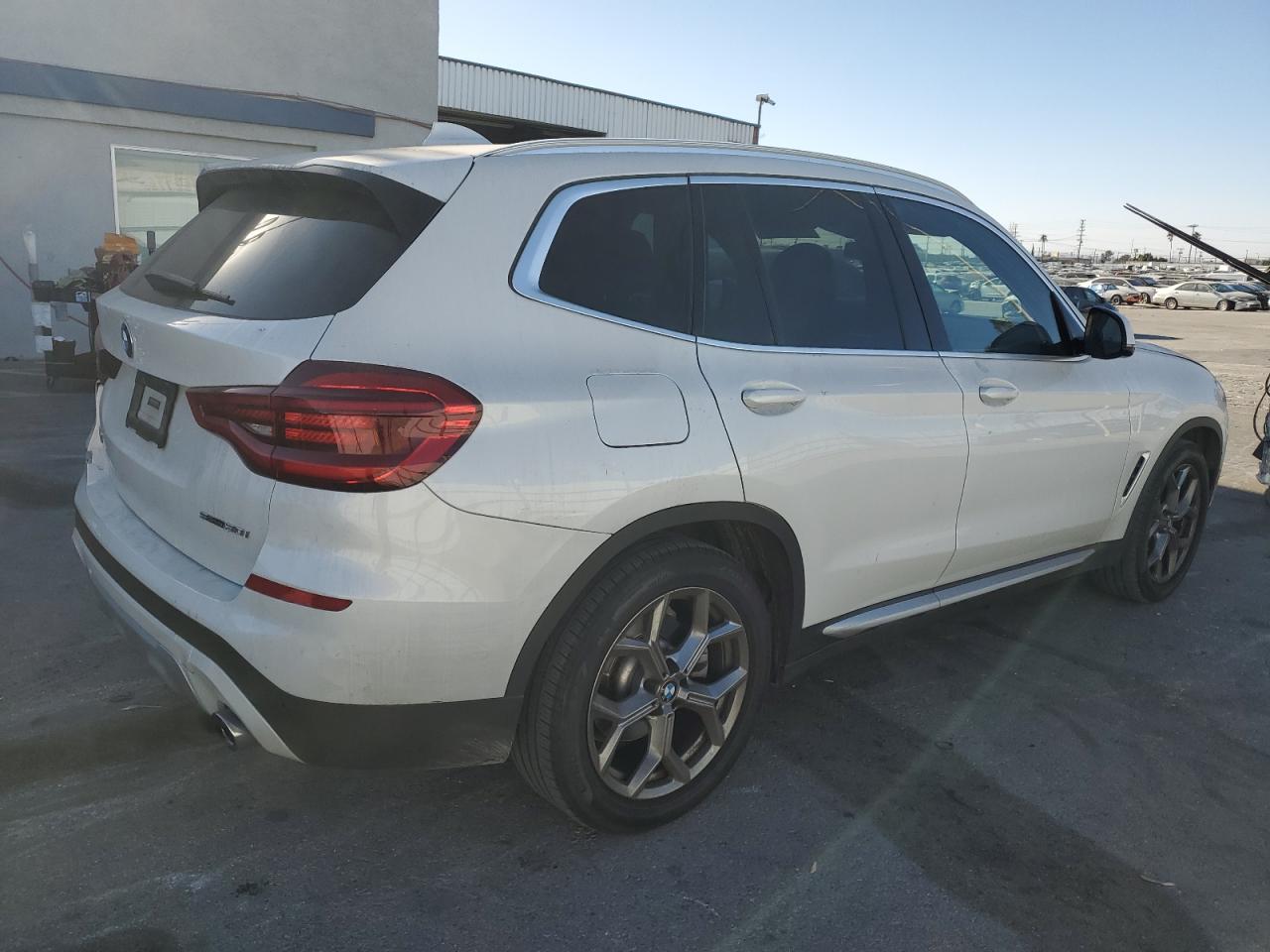 2021 BMW X3 VIN 5UXTY3C05M9E99917 Copart auction photo, side / rear end damage thumbnail 3