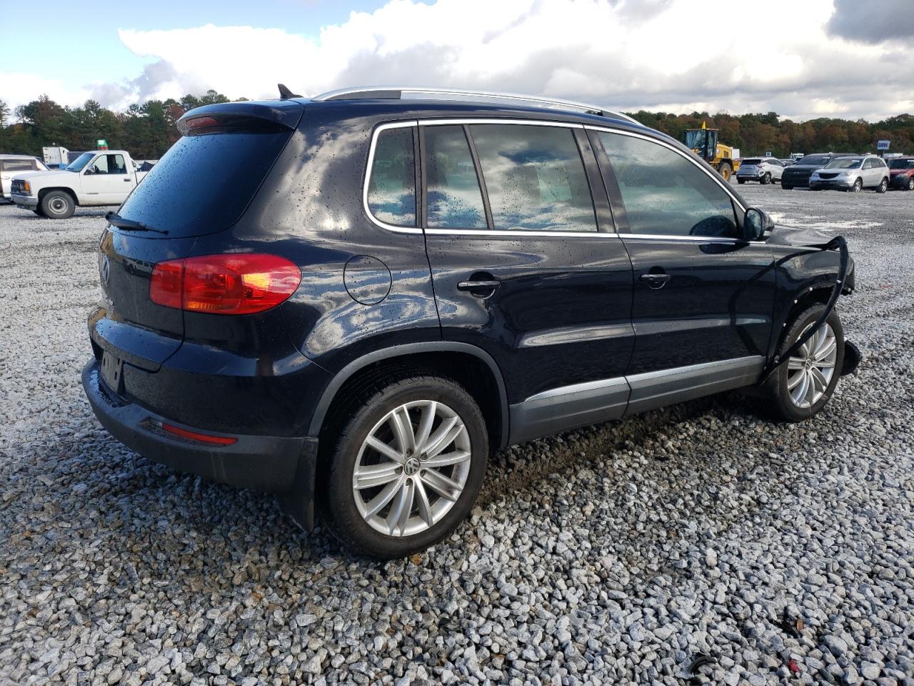 2016 Volkswagen Tiguan VIN WVGAV7AX9GW509291 Copart auction photo, front end damage thumbnail 3