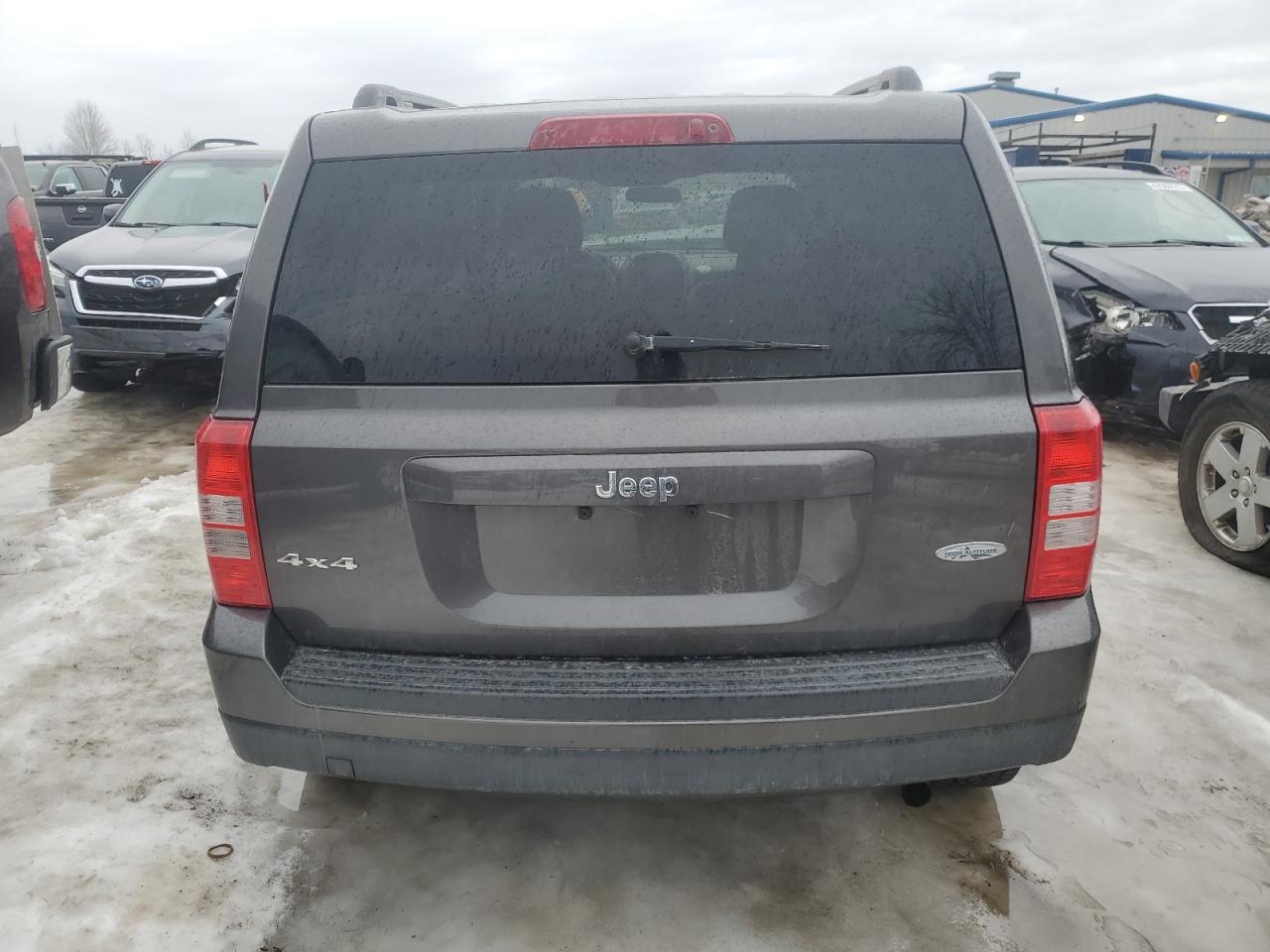 2015 Jeep Liberty (Patriot) VIN 1C4NJRFBXFD183442 Copart auction photo, front end / minor dent/scratches damage thumbnail 6
