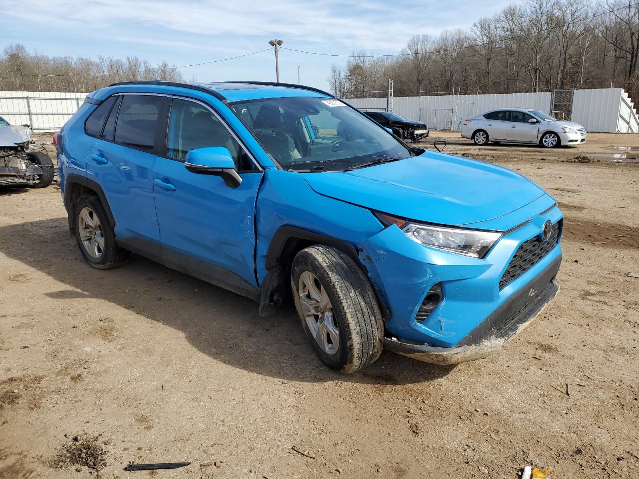 2021 Toyota RAV 4 VIN 2T3P1RFV1MW183090 Copart auction photo, front end / side damage thumbnail 4