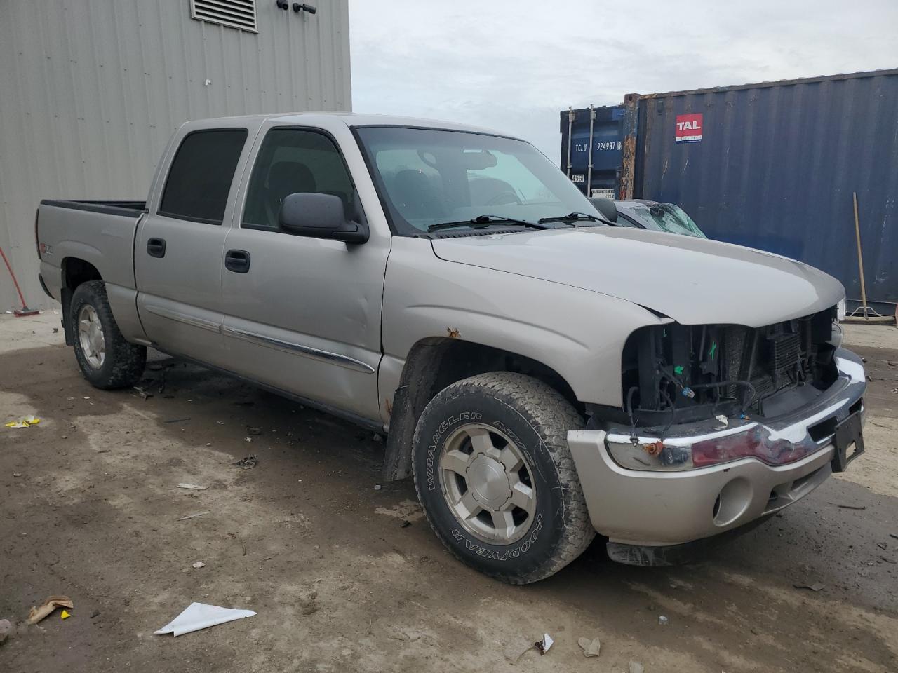2005 GMC Sierra VIN 2GTEK13T051215045 Copart auction photo, front end / side damage thumbnail 4