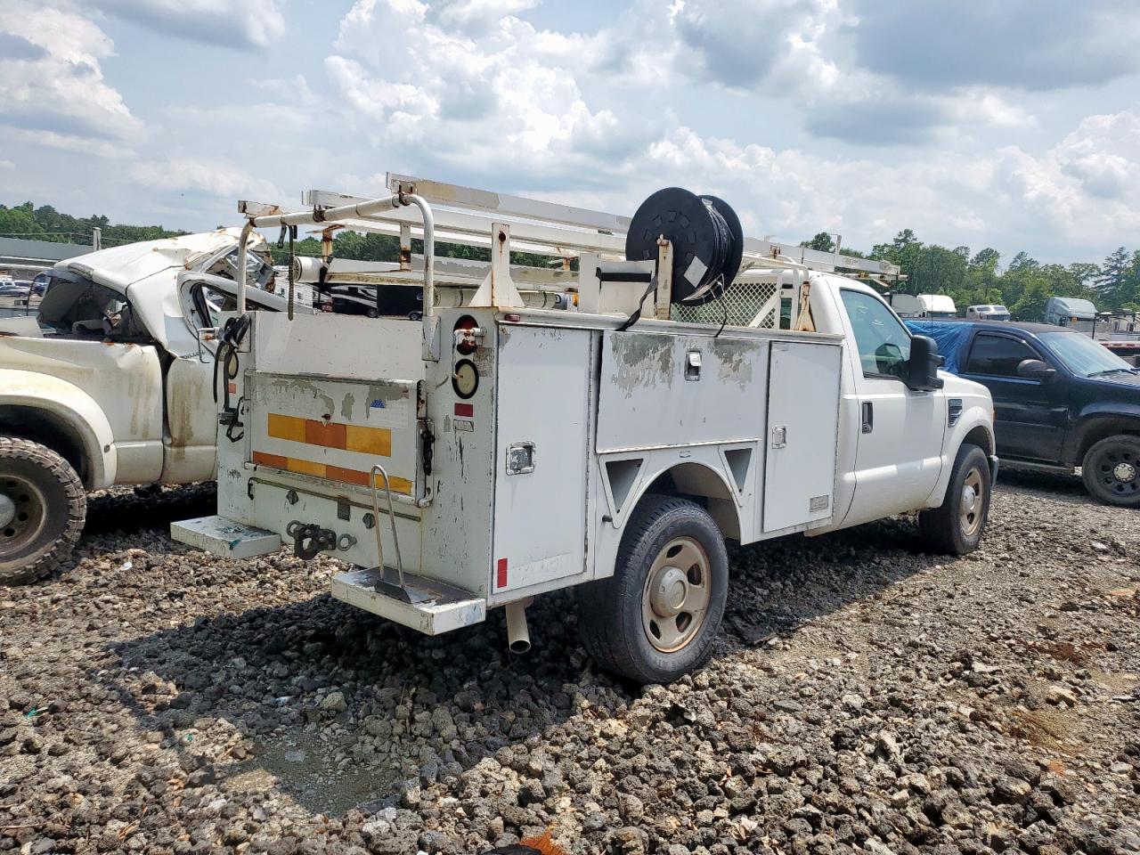 2008 Ford F350 VIN 1FDWF30548EC54620 Copart auction photo, minor dent/scratches damage thumbnail 3