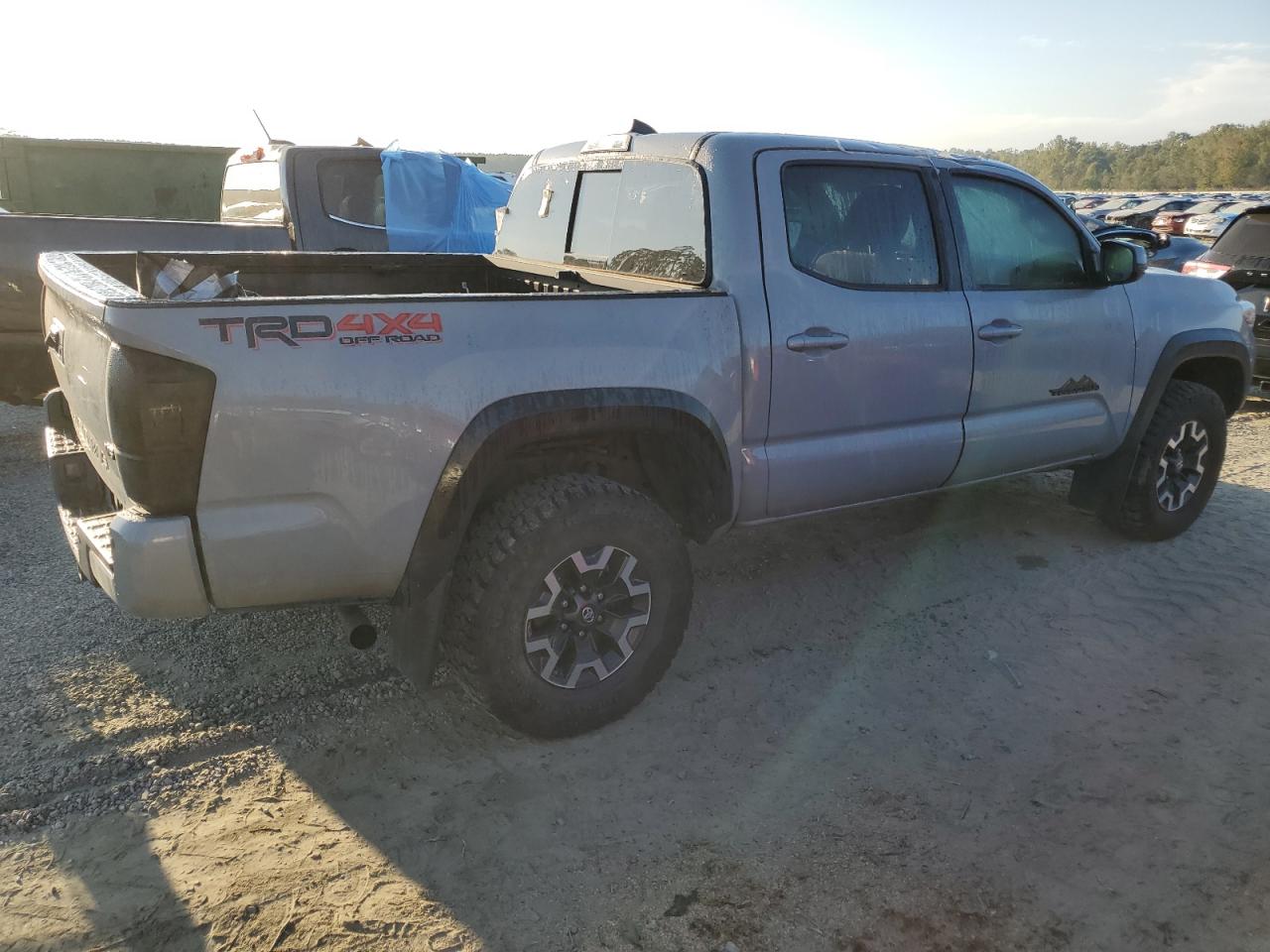 2020 Toyota Tacoma VIN 3TMCZ5AN4LM290061 Copart auction photo, top/roof / minor dent/scratches damage thumbnail 3