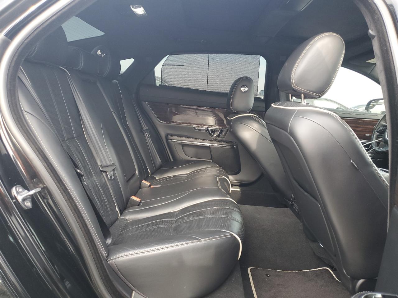 2015 Jaguar XJ VIN SAJWA2GZ4F8V86379 Copart auction photo, front end damage thumbnail 10