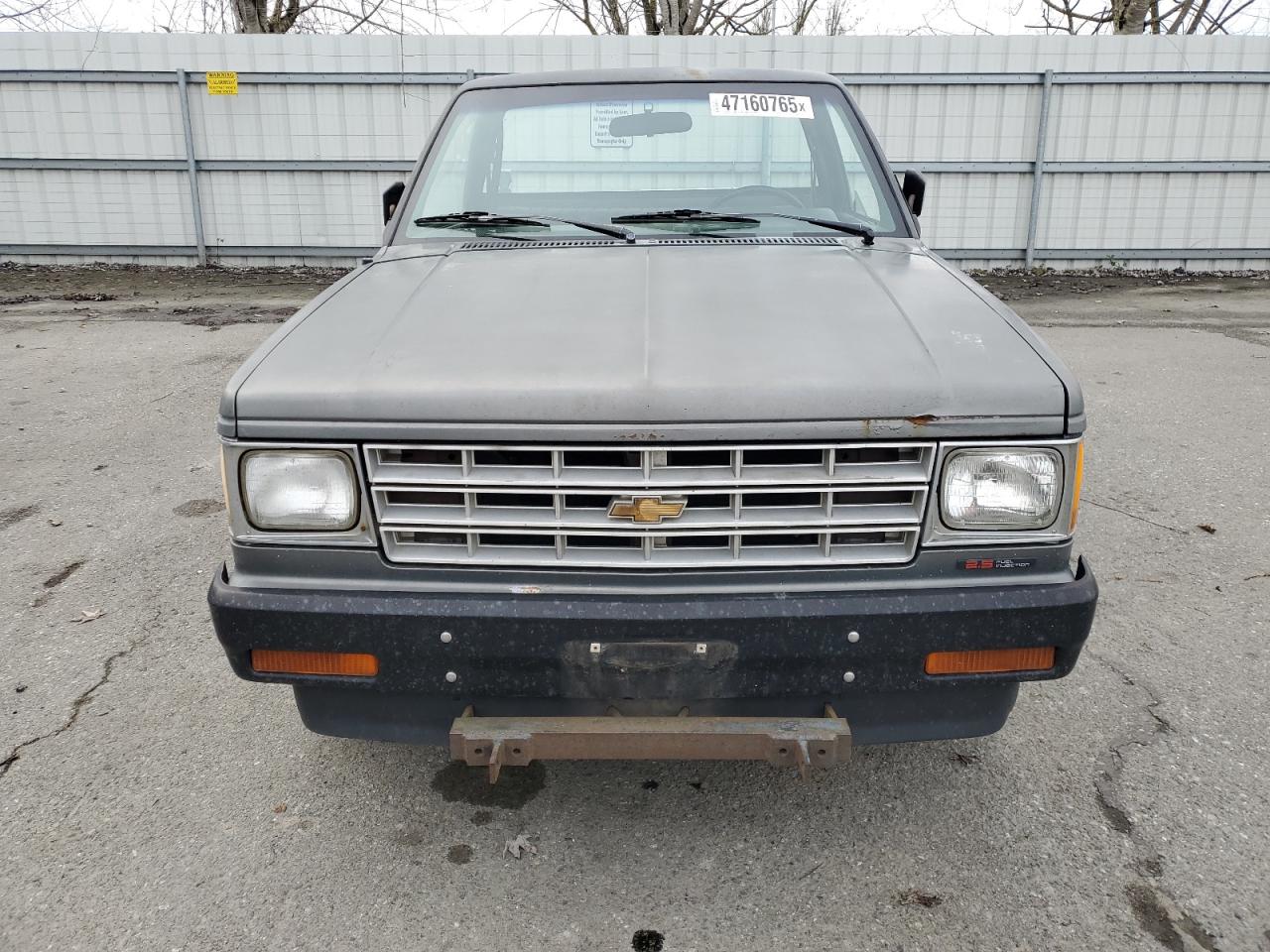 1988 Chevrolet S-10 Pickup VIN 1GCBS14E1J2210255 Copart auction photo, side damage thumbnail 5