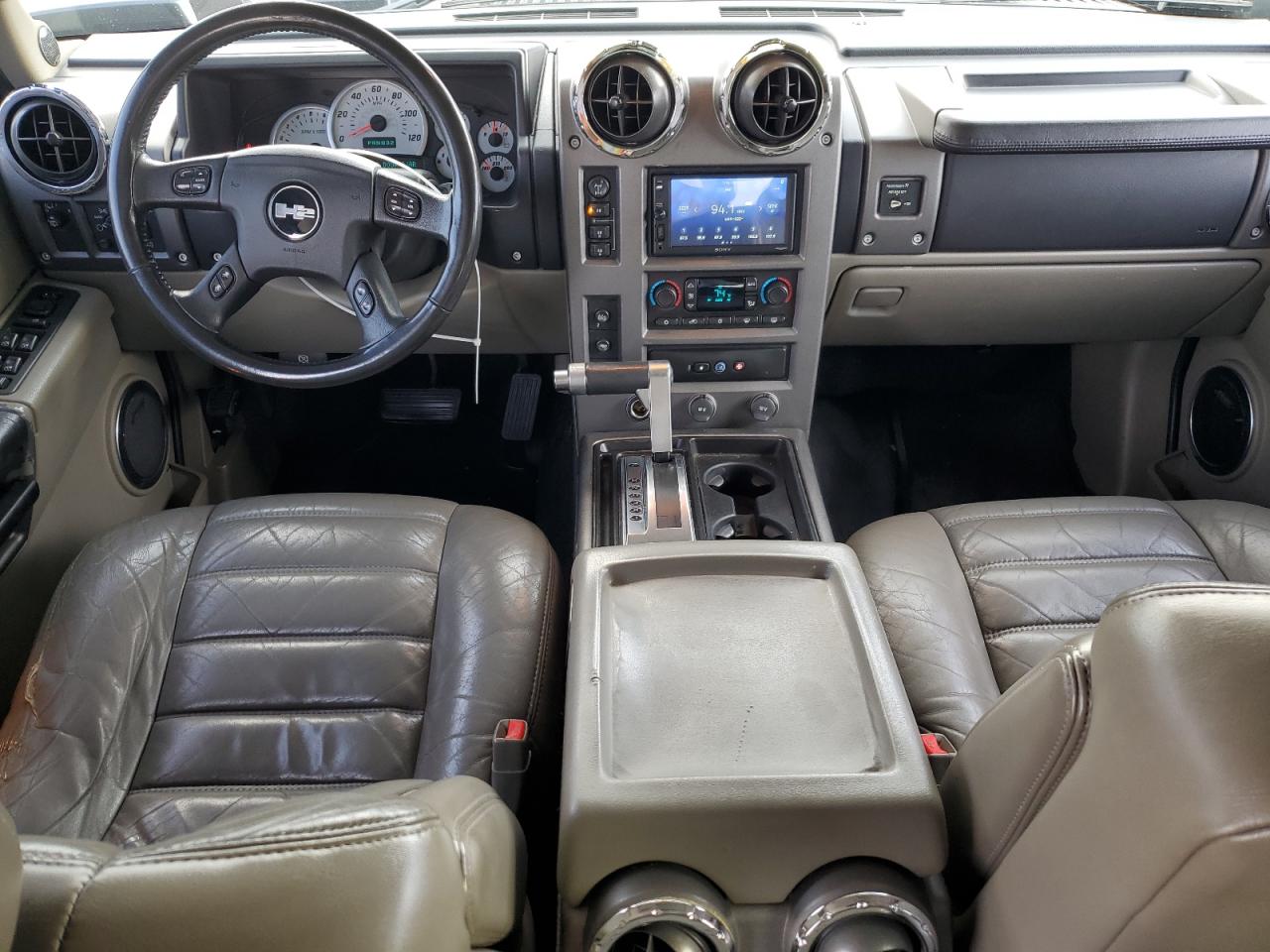 2004 Hummer H2 VIN 5GRGN23U54H118187 Copart auction photo, water/flood / minor dent/scratches damage thumbnail 8