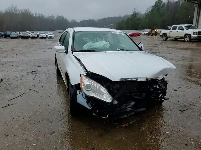 2013 Chrysler 200 VIN 1C3CCBBB3DN542561 Copart auction photo, front end damage thumbnail 10