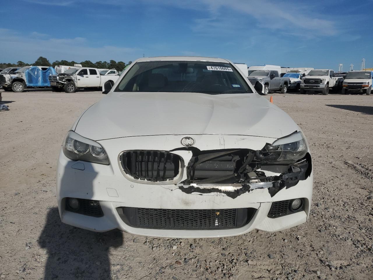 2013 BMW 5er VIN WBAXG5C55DD231535 Copart auction photo, front end / minor dent/scratches damage thumbnail 5