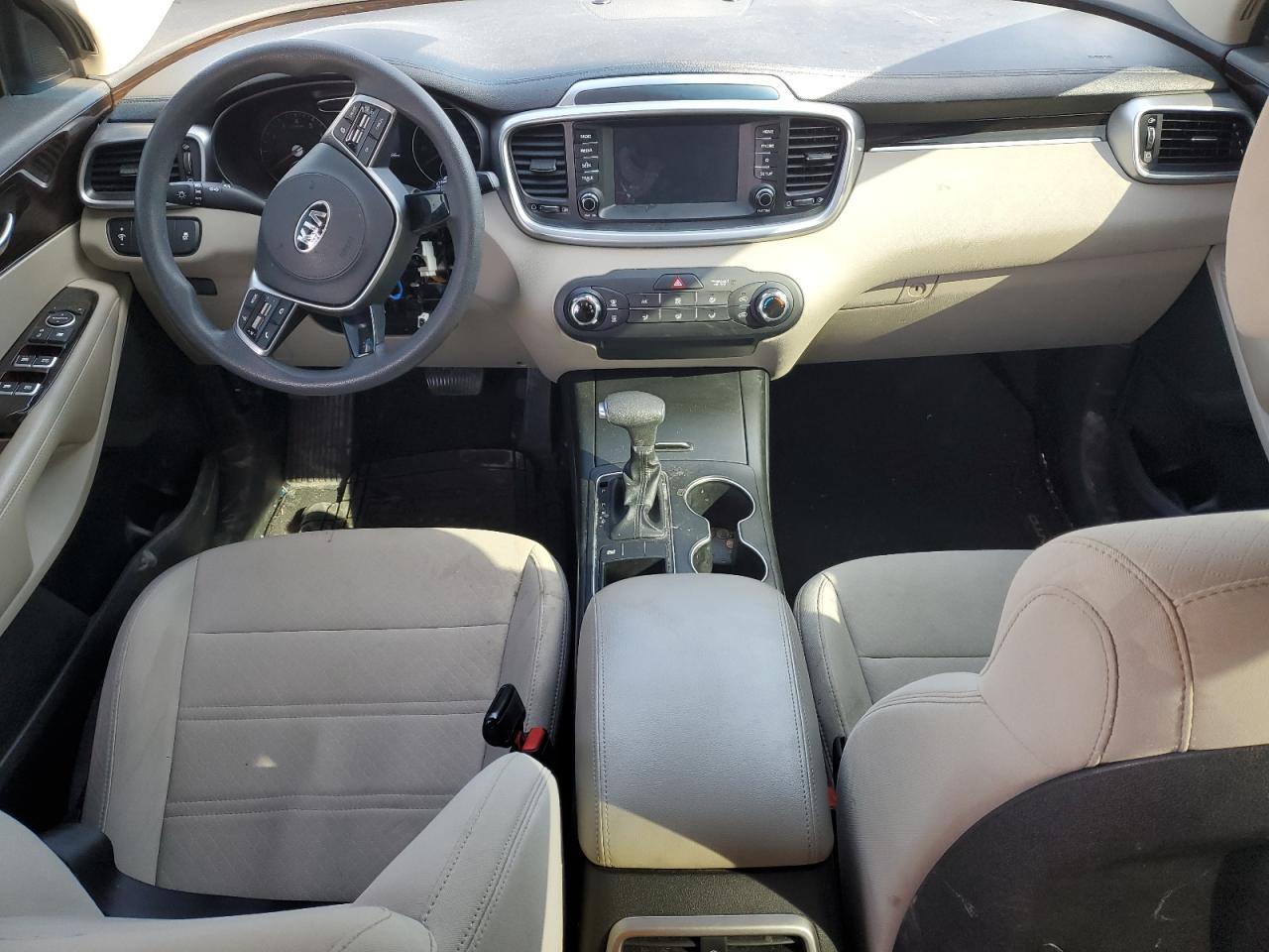 2019 KIA Sorento VIN 5XYPG4A38KG575440 Copart auction photo, vandalism damage thumbnail 8