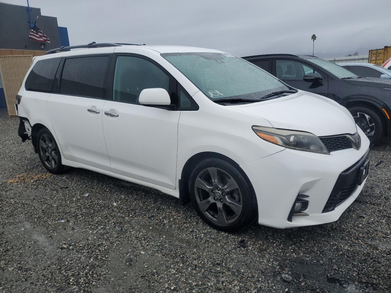 2019 Toyota Sienna VIN 5TDXZ3DC5KS994610 Copart auction photo, rear end damage thumbnail 4
