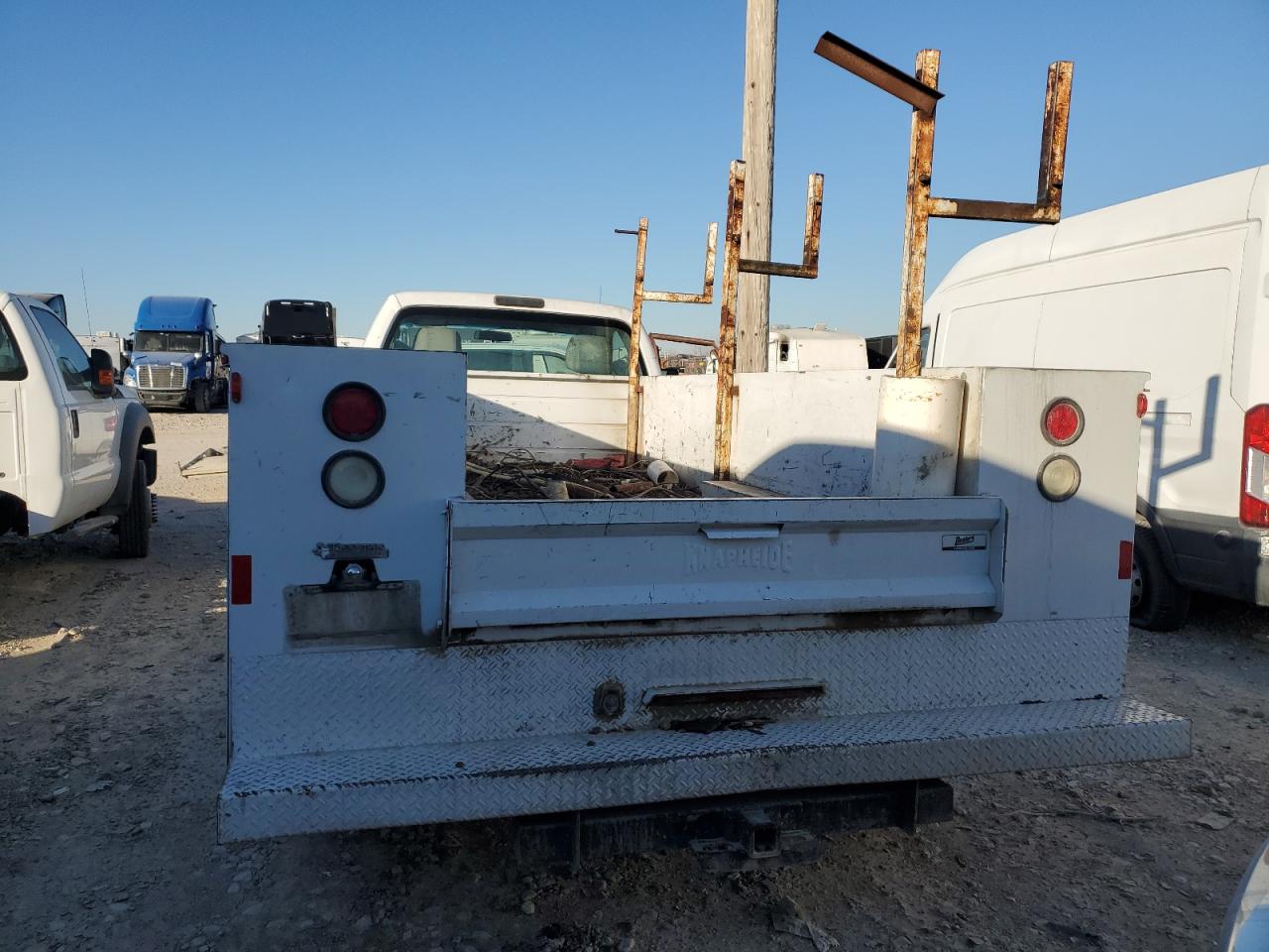 2015 Ford F450 VIN 1FDUF4GT2FED65259 Copart auction photo, front end damage thumbnail 6