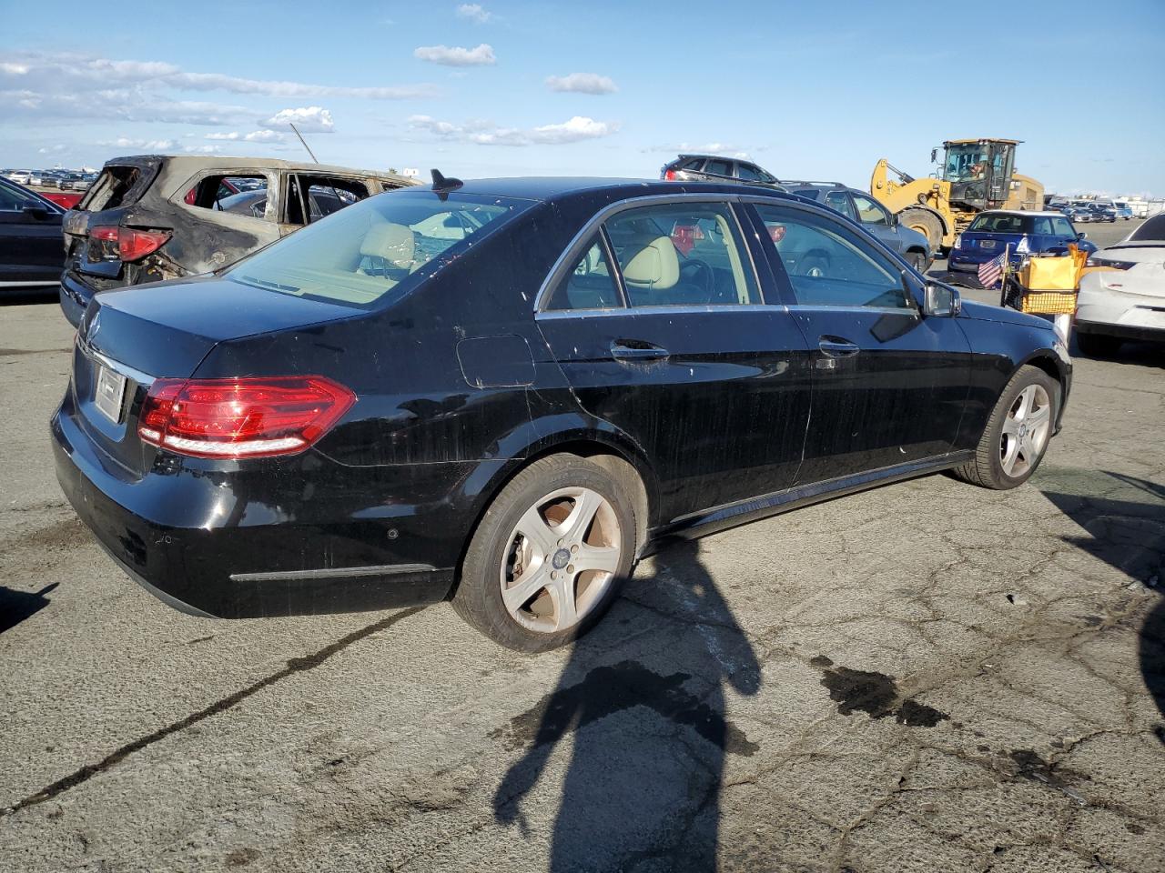 2014 Mercedes-Benz E-klasse VIN WDDHF5KB4EA927474 Copart auction photo, vandalism damage thumbnail 3