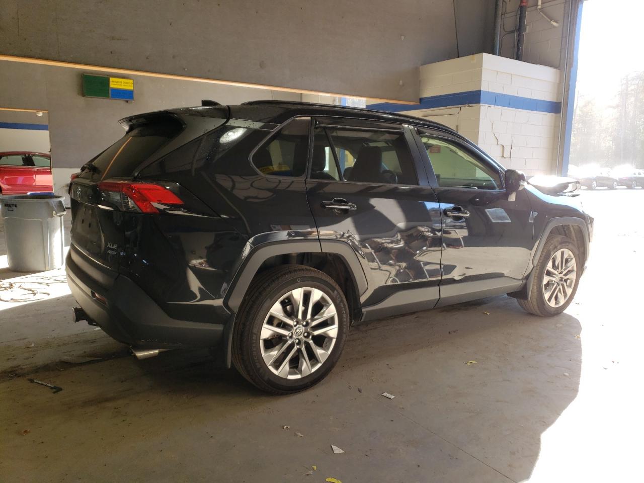 2020 Toyota RAV 4 VIN JTMA1RFV9LJ027608 Copart auction photo, front end damage thumbnail 3