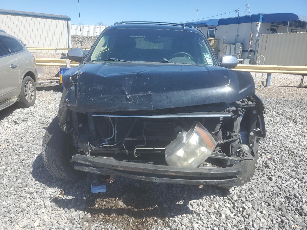 2011 Chevrolet Avalanche VIN 3GNMCFE05BG388885 Copart auction photo, front end / side damage thumbnail 5
