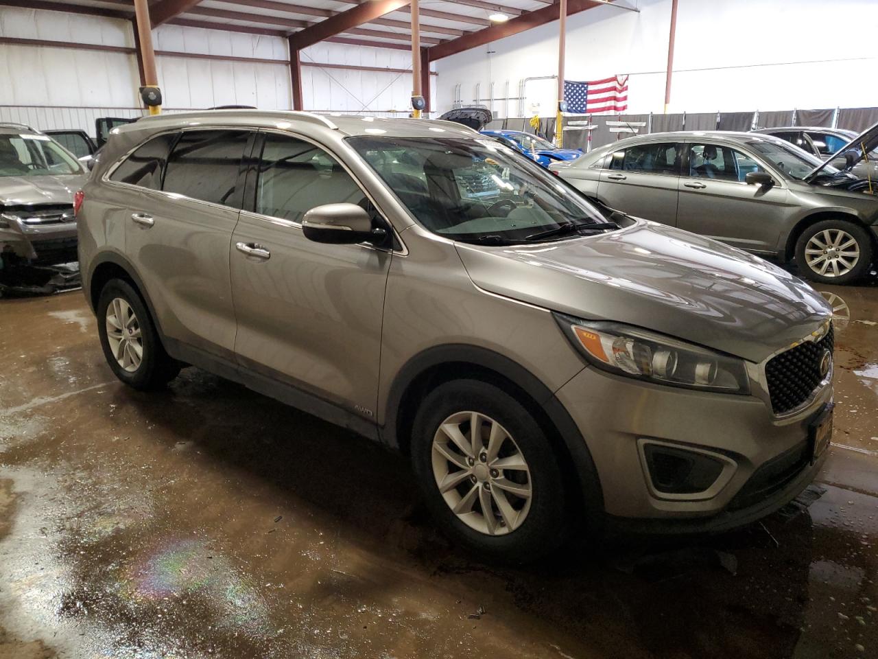 2018 KIA Sorento VIN 5XYPGDA34JG386833 Copart auction photo, front end / side damage thumbnail 4