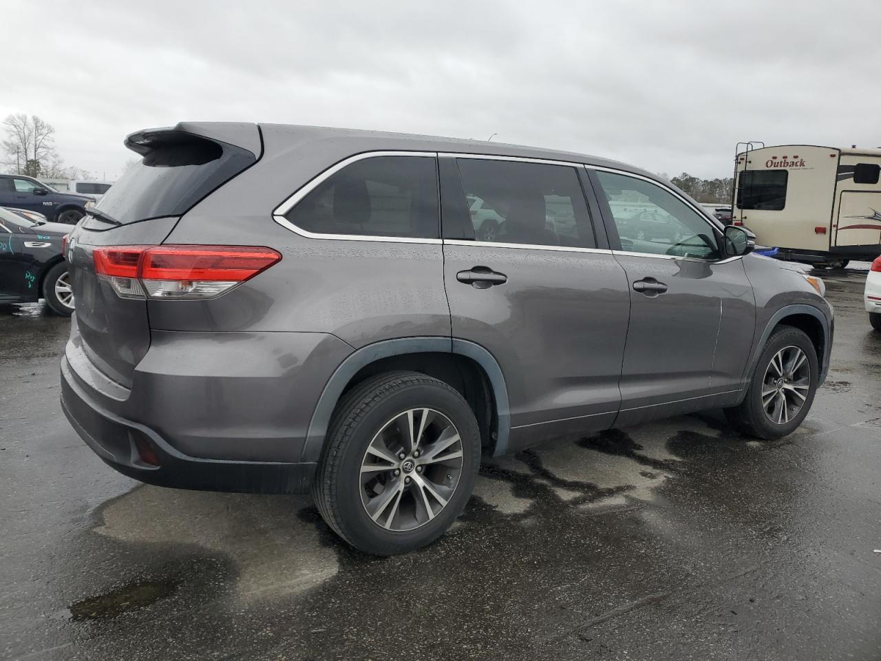 2017 Toyota Highlander VIN 5TDZARFH7HS026917 Copart auction photo, all over damage thumbnail 3