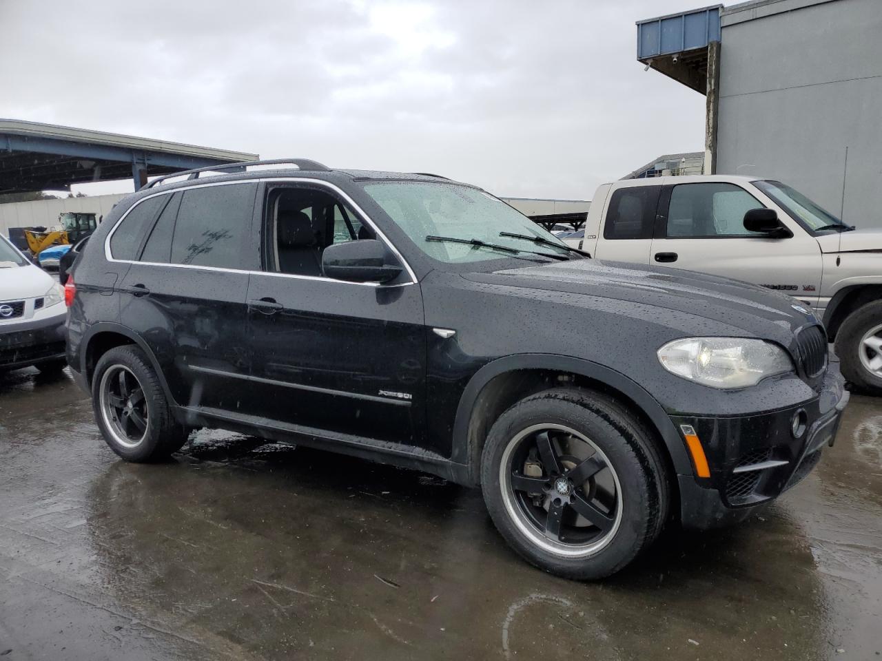 2013 BMW X5 VIN 5UXZV8C55DL899570 Copart auction photo, vandalism damage thumbnail 4