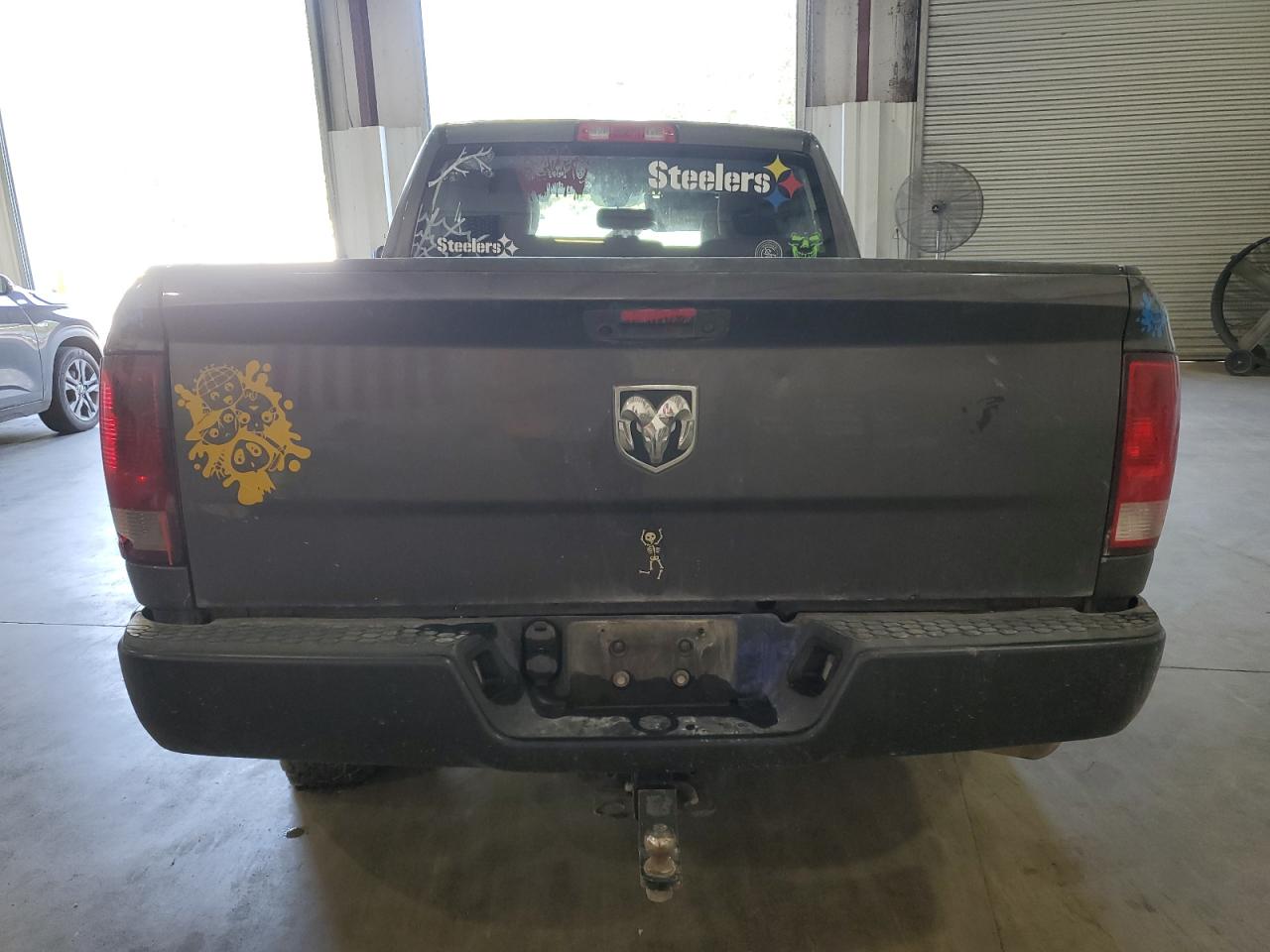2018 RAM 1500 VIN 1C6RR6FG5JS336289 Copart auction photo, undercarriage / front end damage thumbnail 6