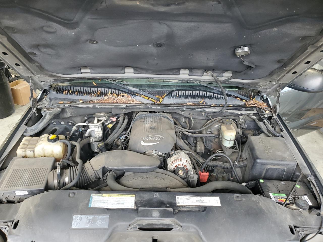 2001 Chevrolet Suburban VIN 3GNEC16T41G148001 Copart auction photo, vandalism damage thumbnail 12