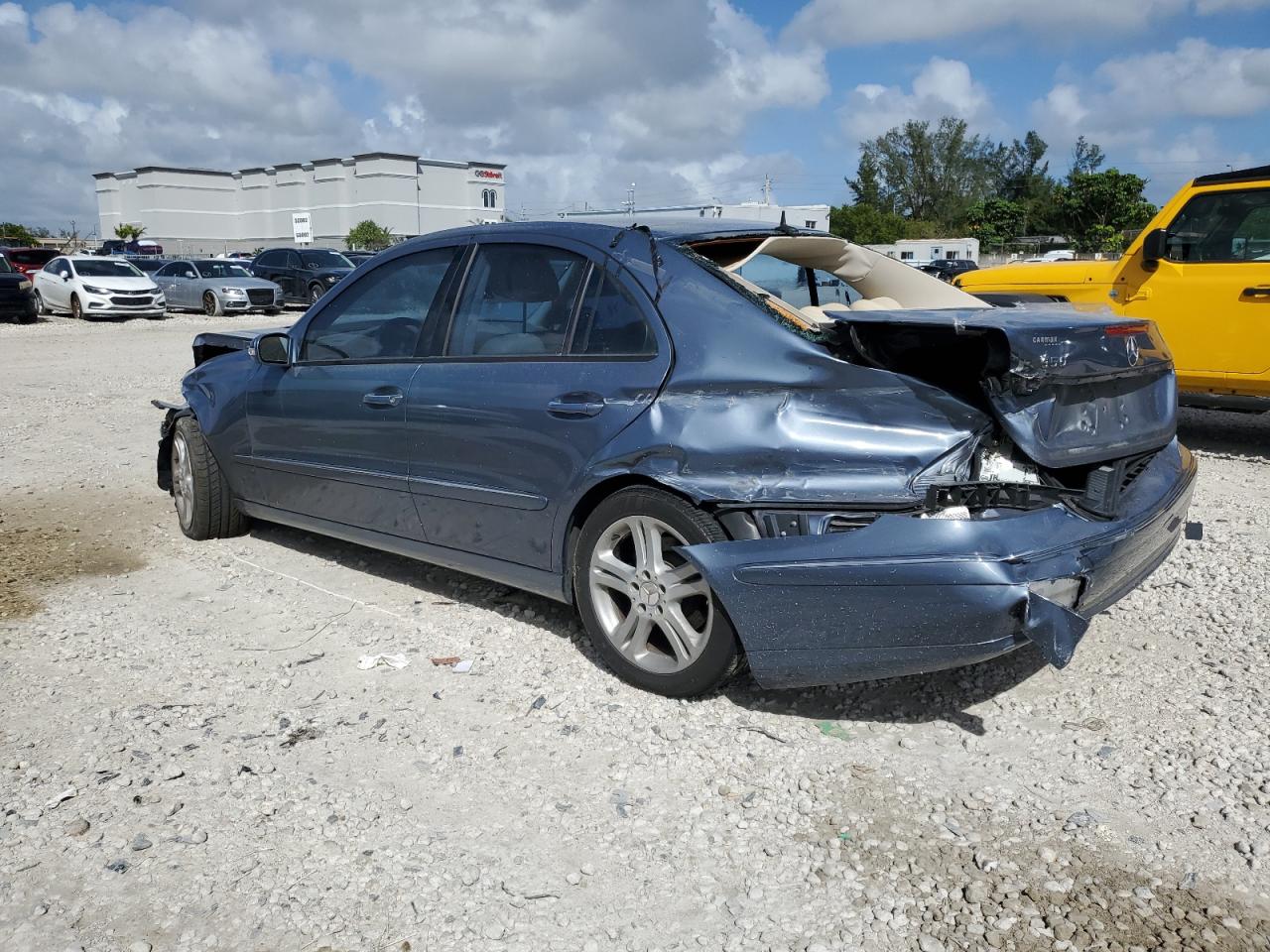2006 Mercedes-Benz E-klasse VIN WDBUF56J66A981076 Copart auction photo, rear end / front end damage thumbnail 2