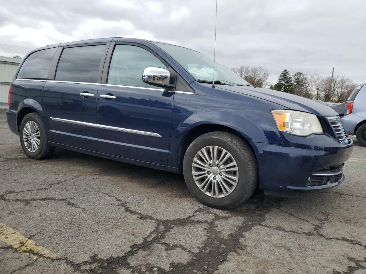 2013 Chrysler Town & Country VIN 2C4RC1CG2DR614234 Copart auction photo, front end damage thumbnail 4