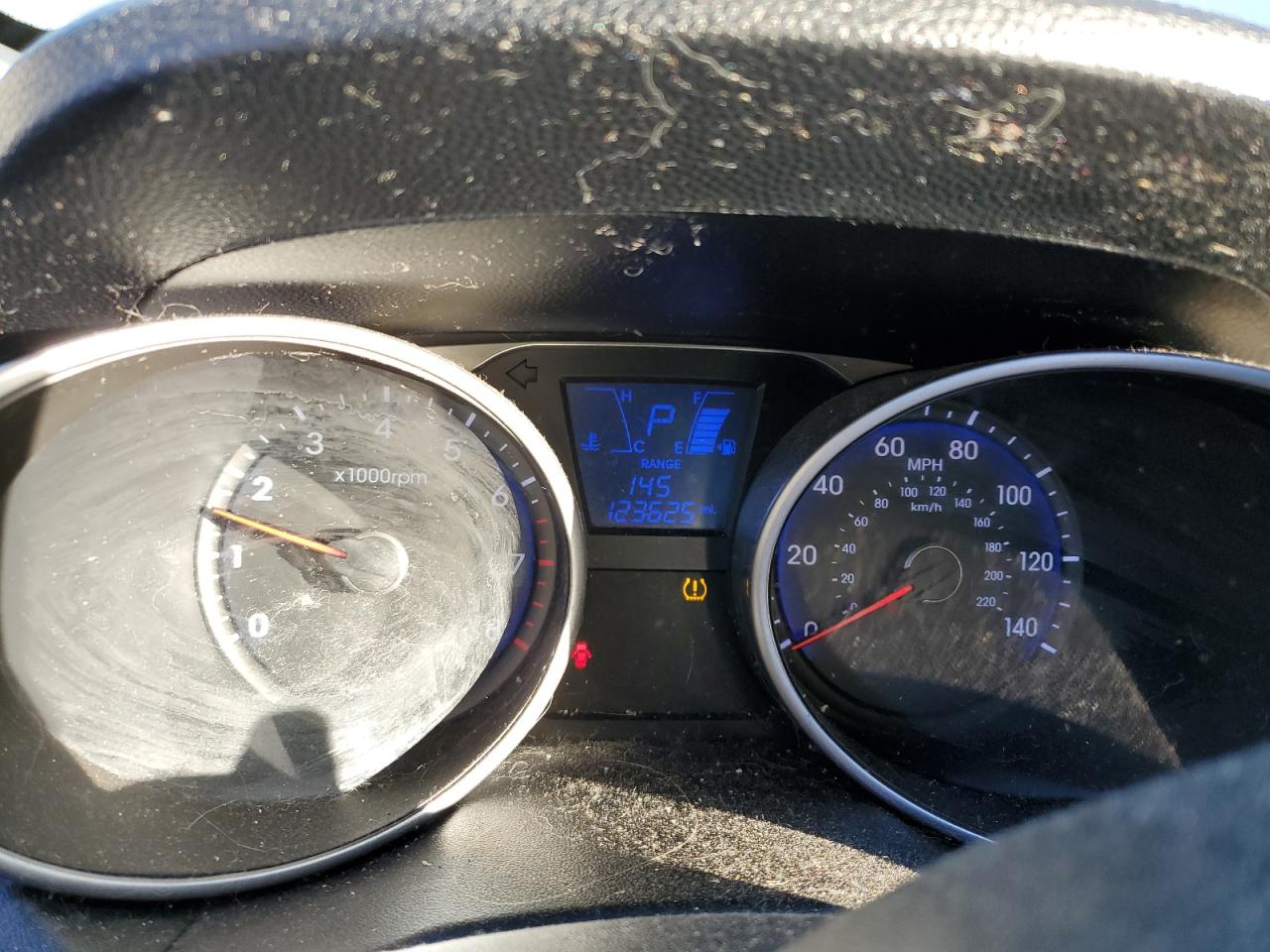 2011 Hyundai Tucson VIN KM8JU3AC4BU219683 Copart auction photo, front end / side damage thumbnail 9