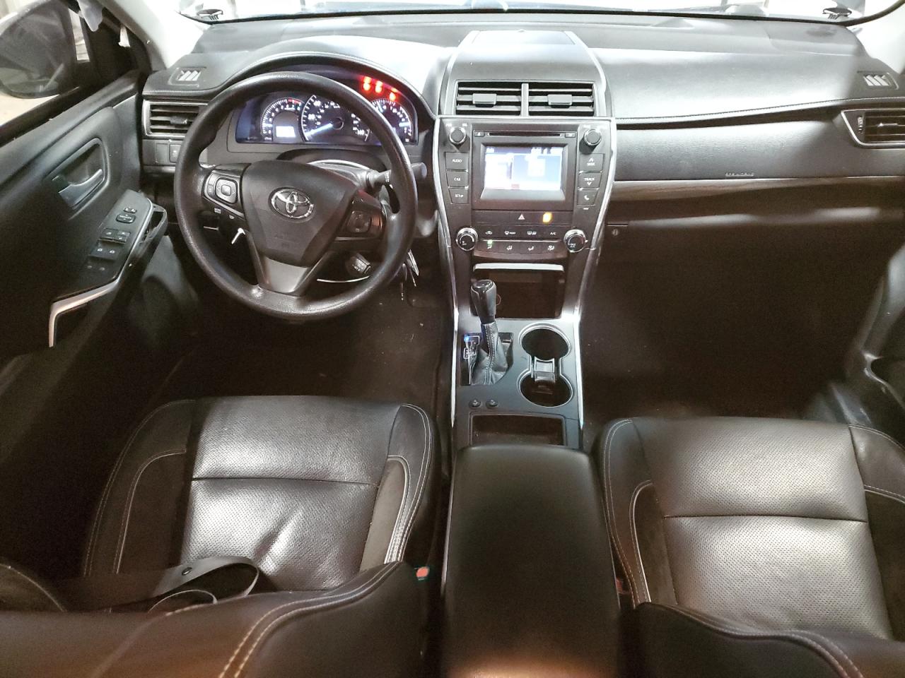 2015 Toyota Camry VIN 4T4BF1FK7FR486900 Copart auction photo, side / front end damage thumbnail 8