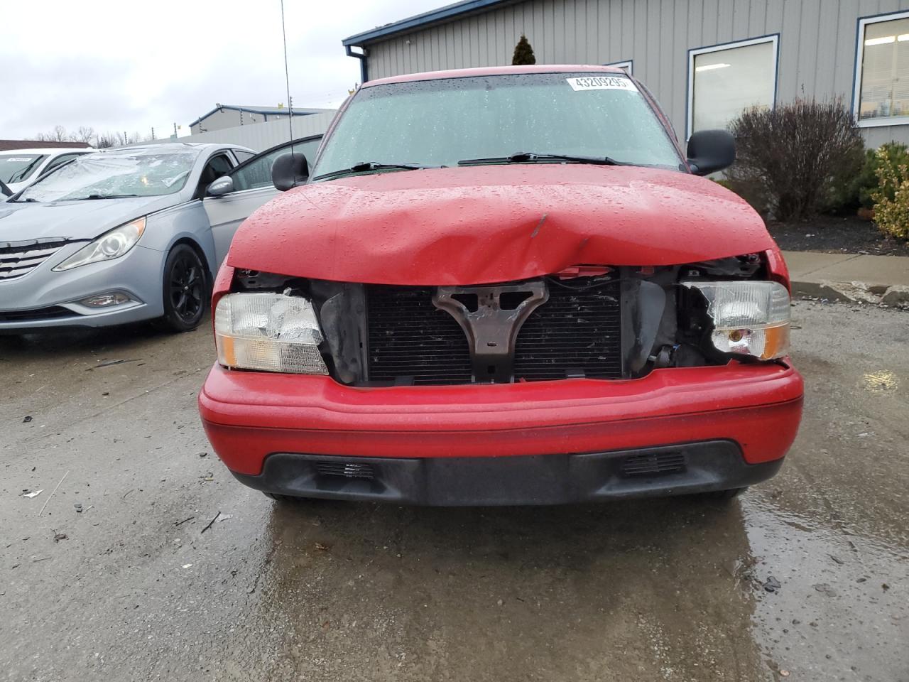 1998 GMC Sonoma VIN 1GTCS14X5W8503781 Copart auction photo, front end damage thumbnail 5