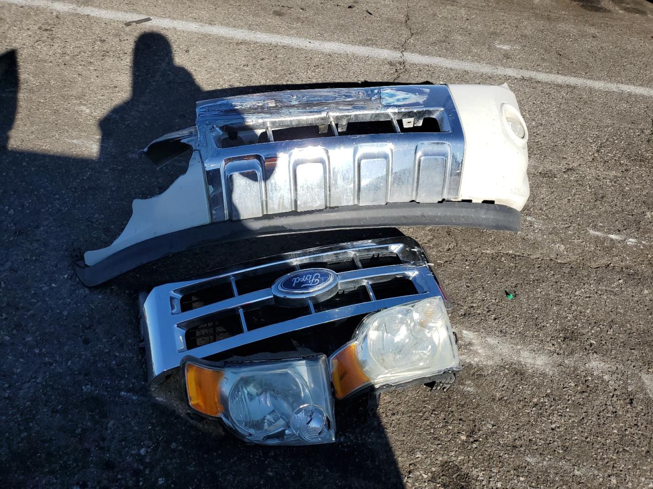 2011 Ford Escape VIN 1FMCU9E72BKB67409 Copart auction photo, front end / minor dent/scratches damage thumbnail 13