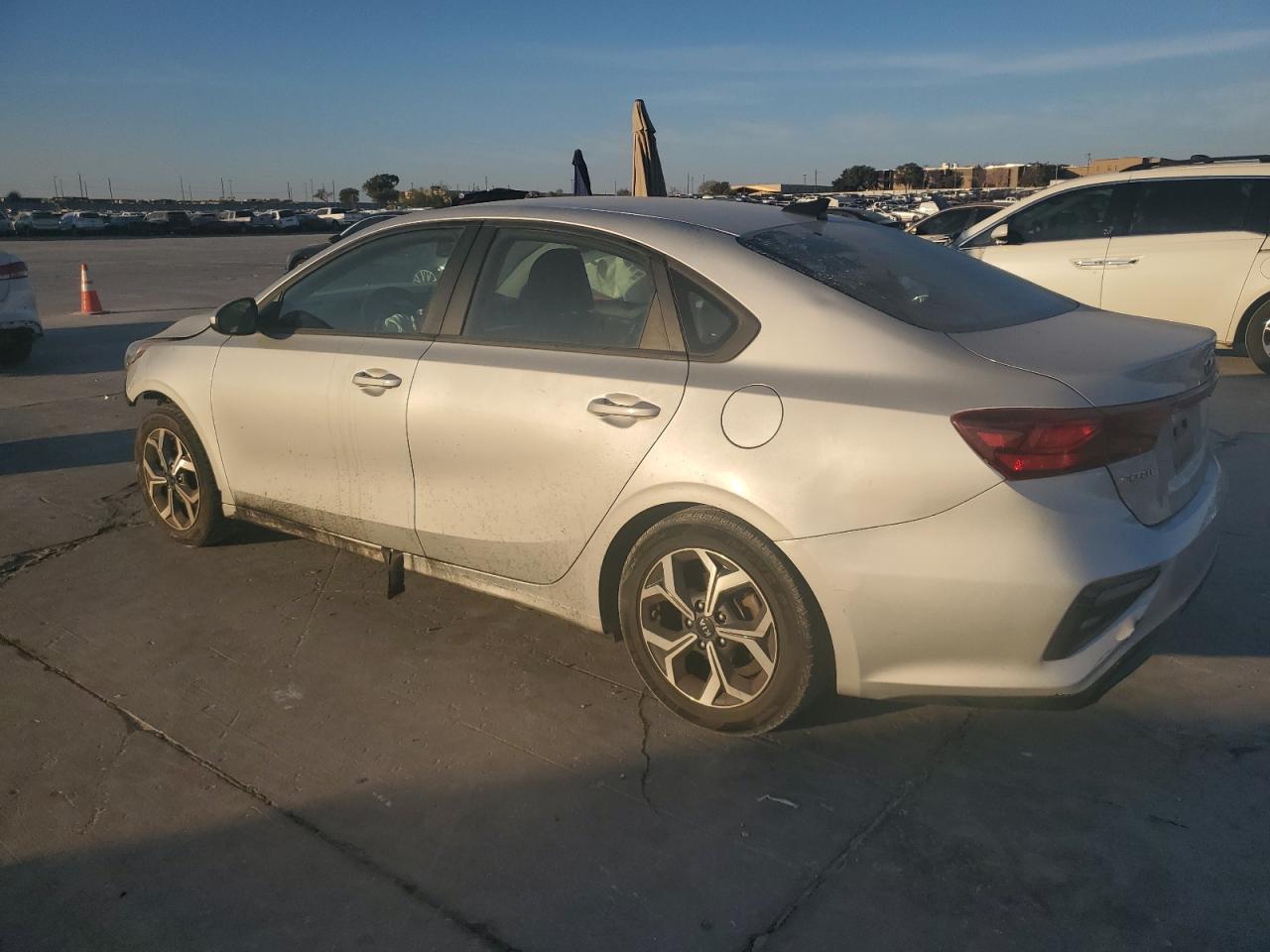 2021 KIA Forte VIN 3KPF24ADXME294386 Copart auction photo, front end damage thumbnail 2