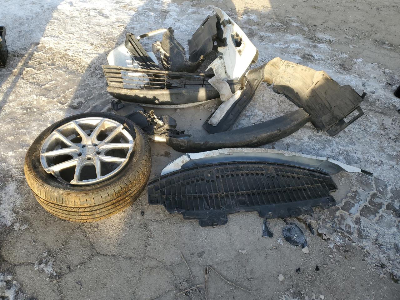 2014 Toyota Corolla VIN 5YFBURHE5EP018363 Copart auction photo, front end damage thumbnail 14