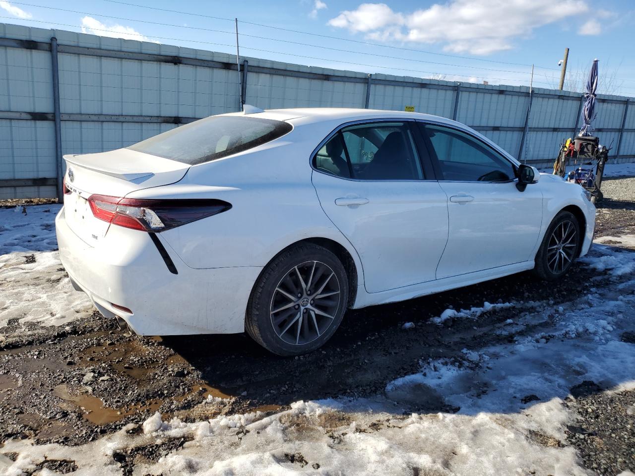 2022 Toyota Camry VIN 4T1G11AK1NU624306 Copart auction photo, front end / side damage thumbnail 3