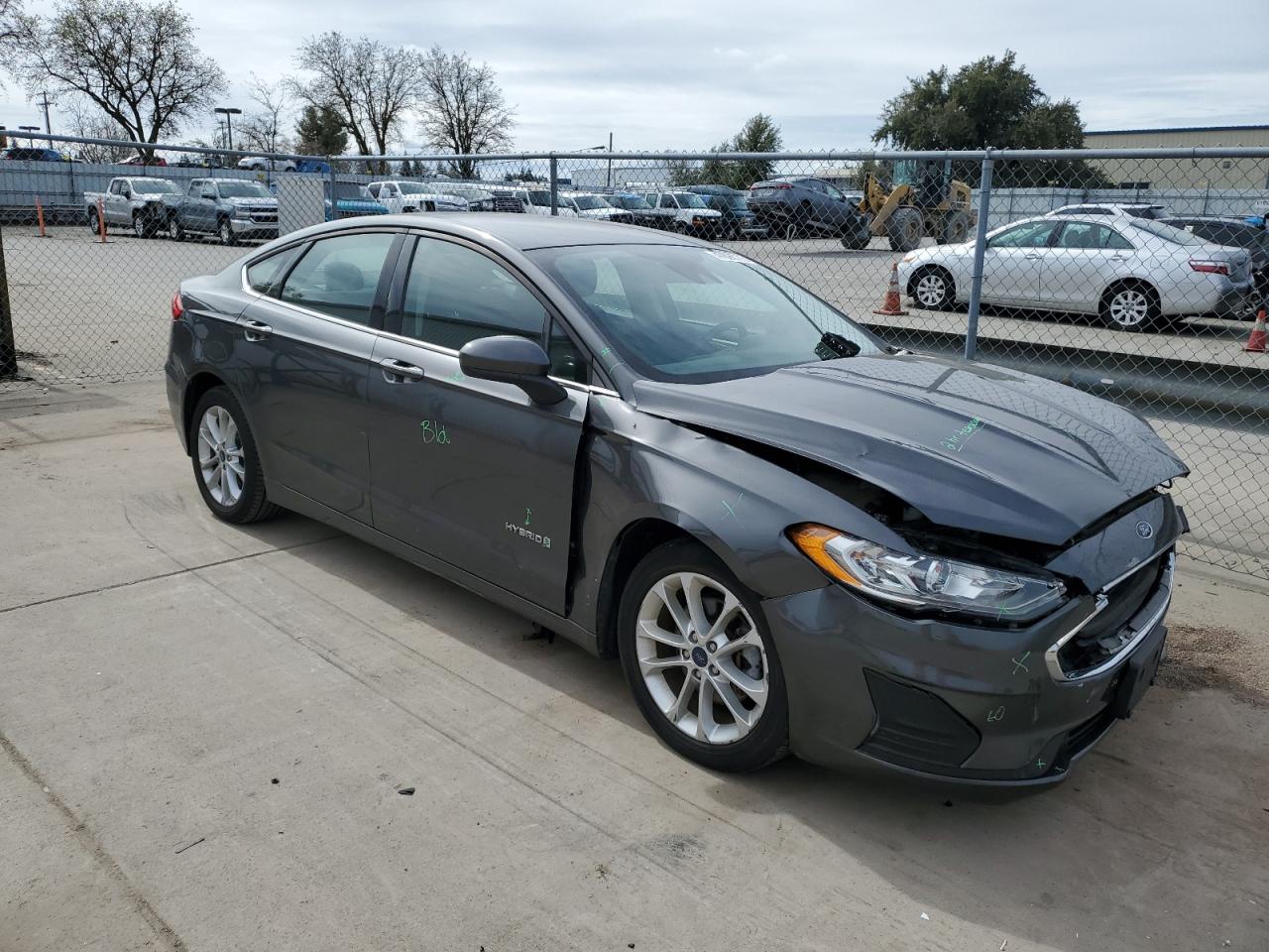 2019 Ford Fusion VIN 3FA6P0LU4KR226006 Copart auction photo, front end damage thumbnail 4